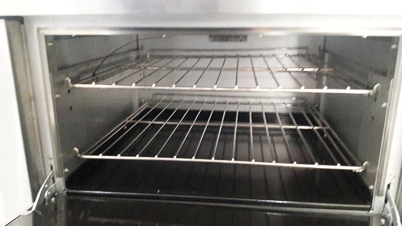 ESTUFA A GAS CON HORNO DE 6 PUESTOS ESTUFA A GAS CON HORNO DE 6 PUESTOS